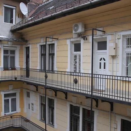 Cosy Nest Apartment Budapest Luaran gambar